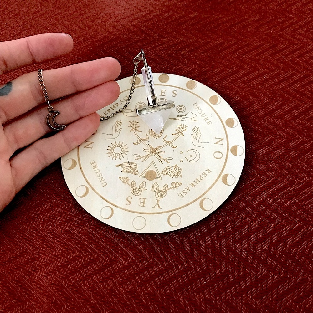 Quartz pendulum and grid